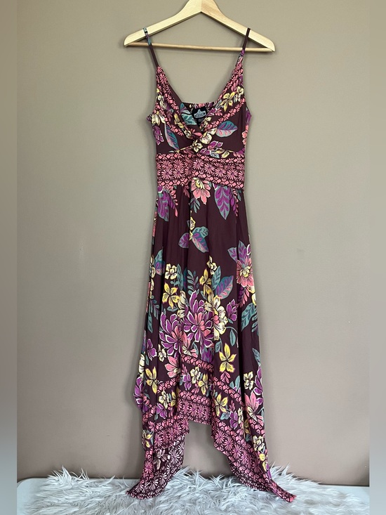 Angie Dresses & Skirts - {Angie} Floral Sleeveless Twist-Front Midi Dress with Handkerchief Hem - Large